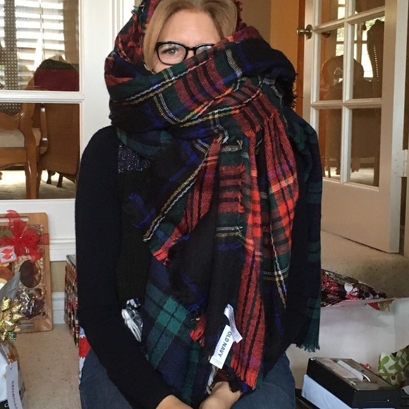 Meet your Posher, Jennifer - Picture 8 of 8